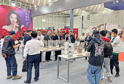 匯泰龍?bào)@艷亮相佛山門窗博覽會(huì)暨定制家居博覽會(huì)！